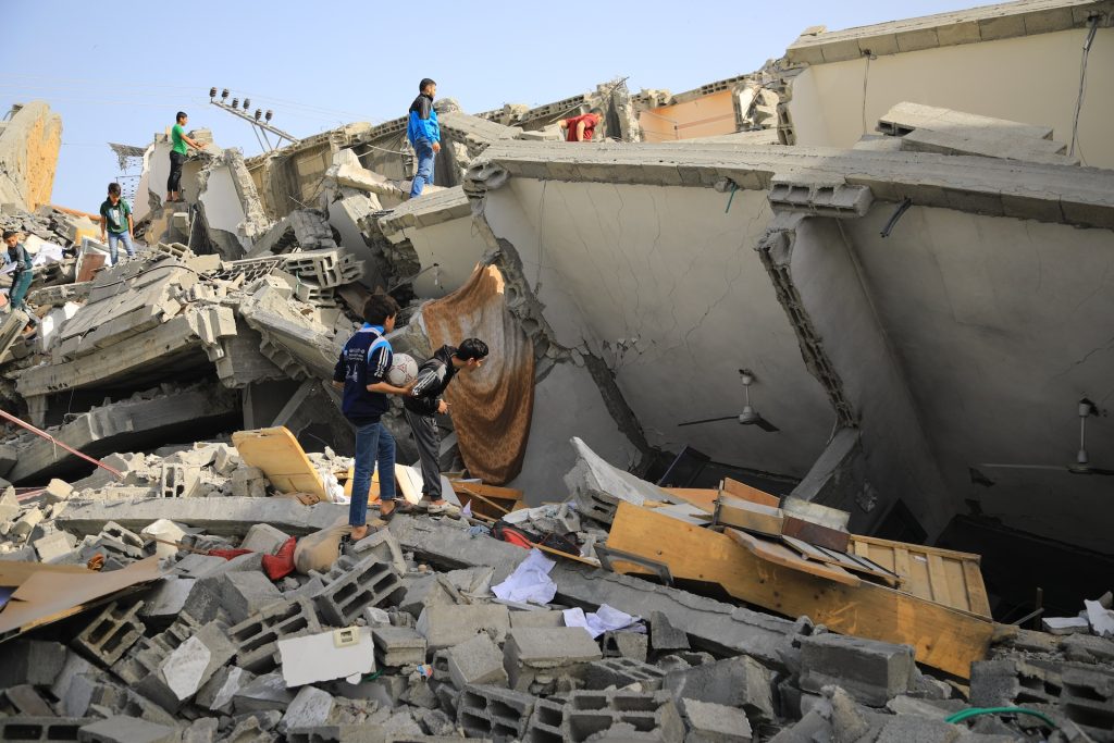 Humanitarian and Environmental Crisis Looms in Gaza: Over 1,000 Bodies Trapped under Rubble