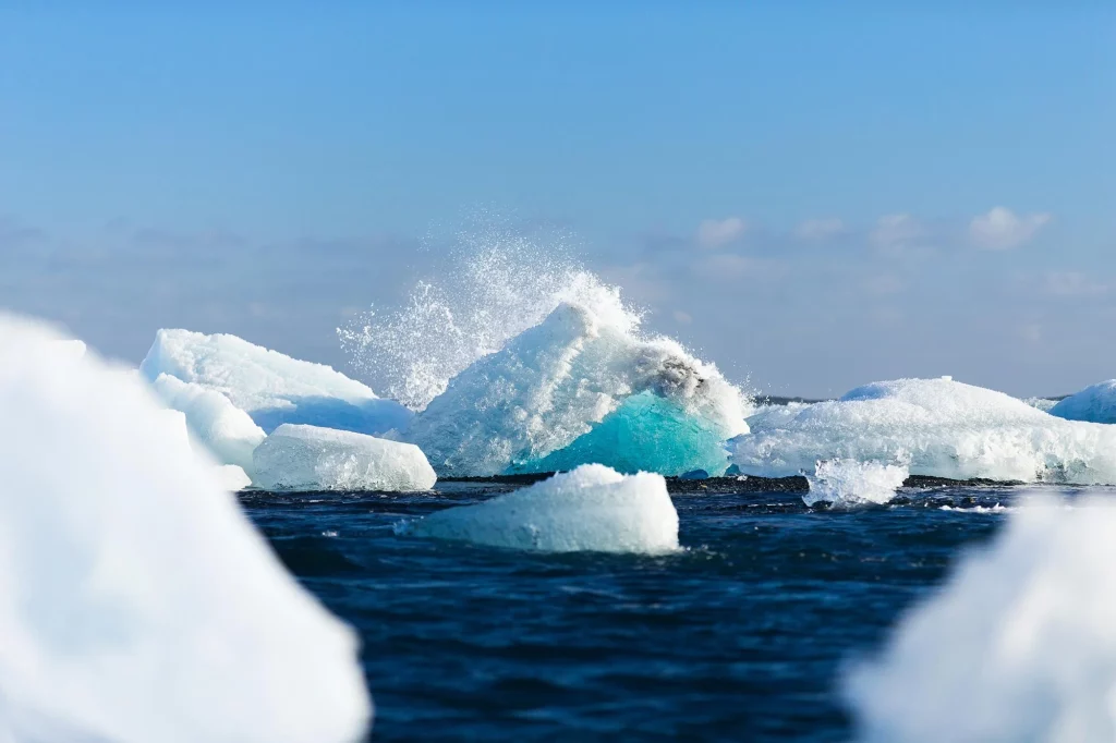 Climate change and its impact on the Arctic coast: scientists discover hidden threats